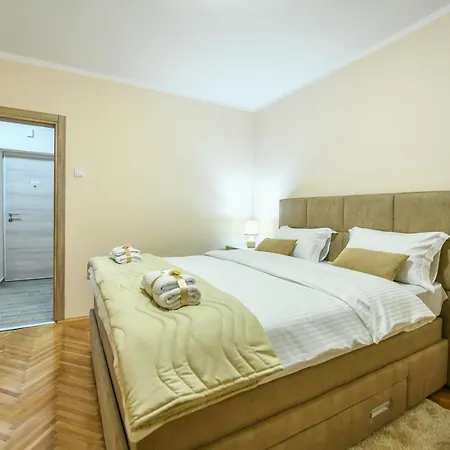 Centar 2 Apartment